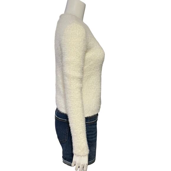 No Boundaries Juniors Rhinestone Heart Keyhole White Sweater Size 11-13 - Picture 5 of 11